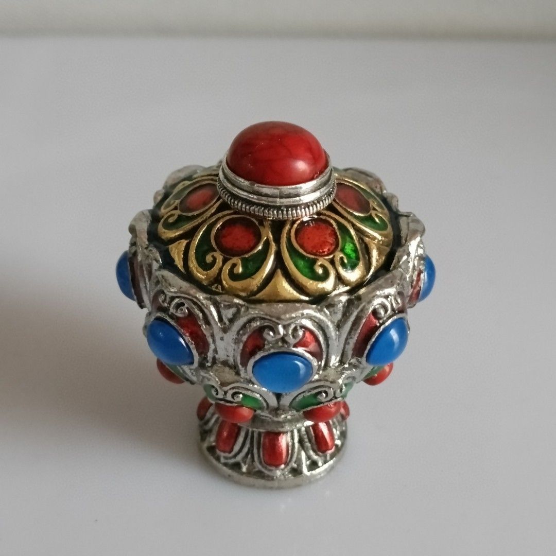 Kolekcja Antyków Vintage w Sty – Vintage Collectible Bottles recenzja i cena